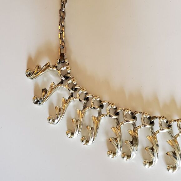 Vintage Sarah Coventry Silver Tone Leaf Necklace, 1960s - Picture 4 of 7